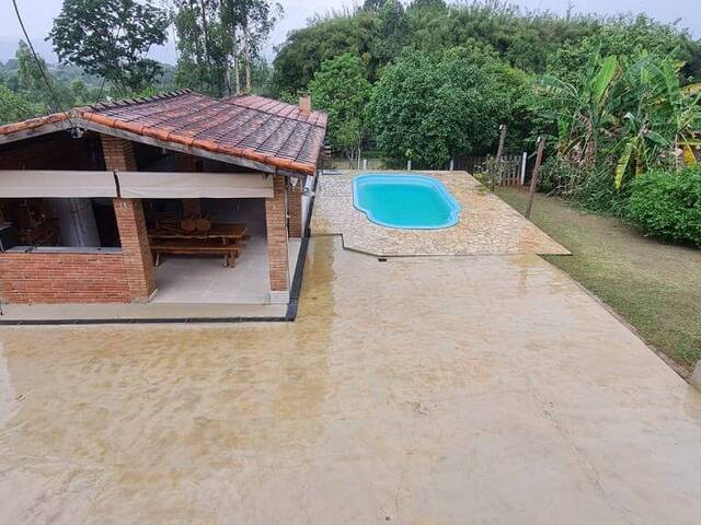 Casa para Venda em Guaratinguetá - 3