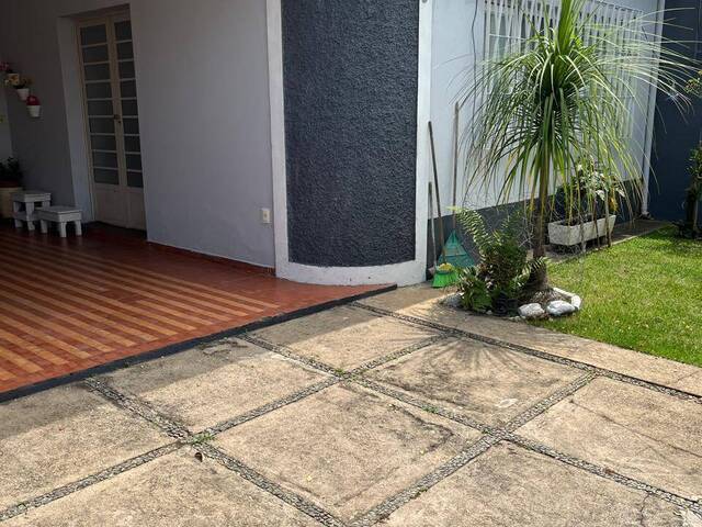 #202 - Casa para Venda em Guaratinguetá - SP - 2